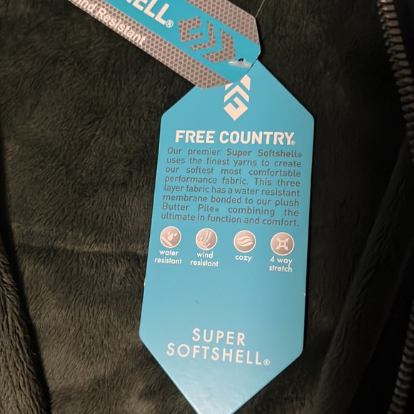 Free Country Softshell Jacket with Sherpa Lined Hood and Soft inner lining. - Picture 16 of 16